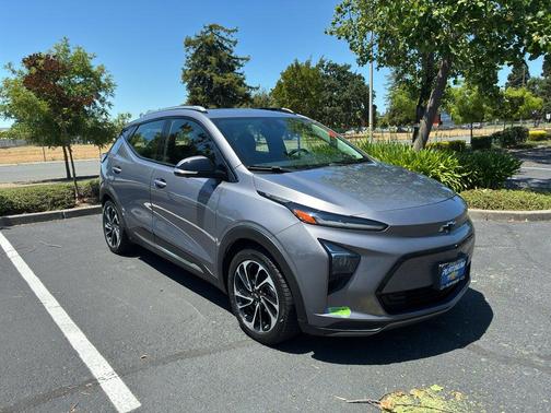 Gray Ghost Metallic 2023 Chevrolet Bolt EUV FWD Premier