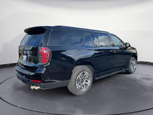 2025 Chevrolet Suburban 4WD Z71