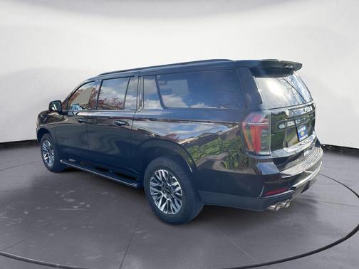 2025 Chevrolet Suburban 4WD Z71