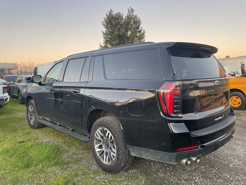 2025 Chevrolet Suburban 4WD Z71