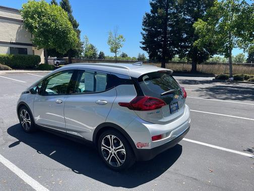 Silver Ice Metallic 2017 Chevrolet Bolt EV Premier