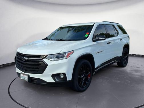 Summit White 2021 Chevrolet Traverse Premier