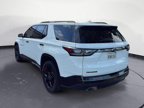 Summit White 2021 Chevrolet Traverse Premier
