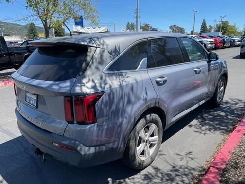 2022 Kia Sorento LX