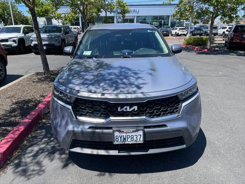 2022 Kia Sorento LX
