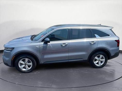 2022 Kia Sorento LX