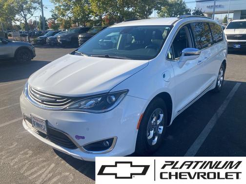 2018 Chrysler Pacifica Hybrid Limited