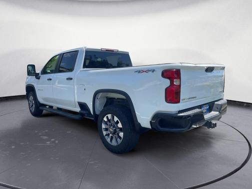 Summit White 2022 Chevrolet Silverado 2500 Custom