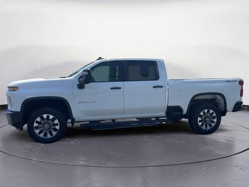 Summit White 2022 Chevrolet Silverado 2500 Custom
