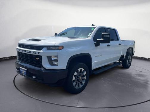 Summit White 2022 Chevrolet Silverado 2500 Custom