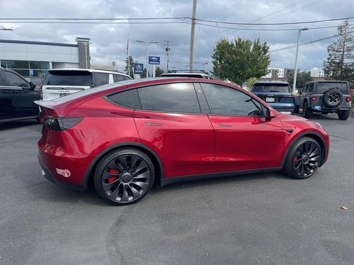 2024 Tesla Model Y Performance Dual Motor All-Wheel Drive