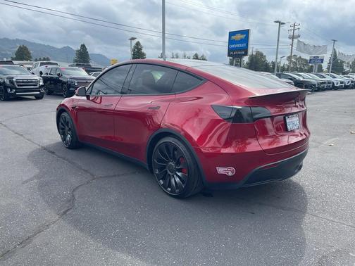 2024 Tesla Model Y Performance Dual Motor All-Wheel Drive