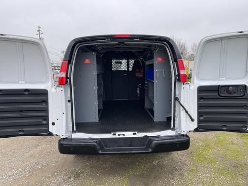 2025 Chevrolet Express 2500 RWD 2500 Regular Wheelbase WT