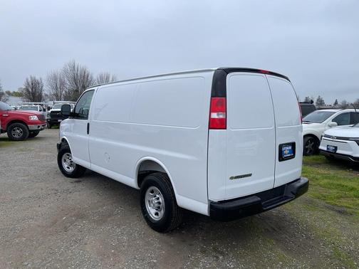 2025 Chevrolet Express 2500 RWD 2500 Regular Wheelbase WT