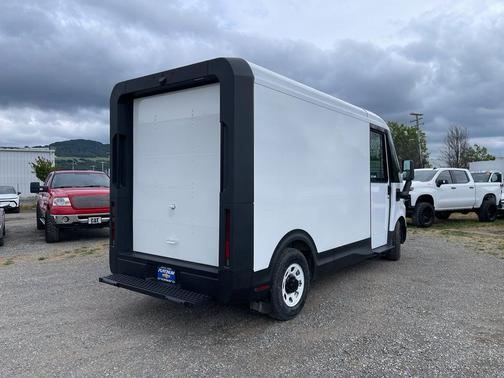 Oyster White 2025 Chevrolet BrightDrop 400 AWD 400