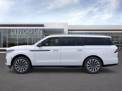 Pristine White Metallic Tri-Coat 2026 Lincoln Navigator Black Label