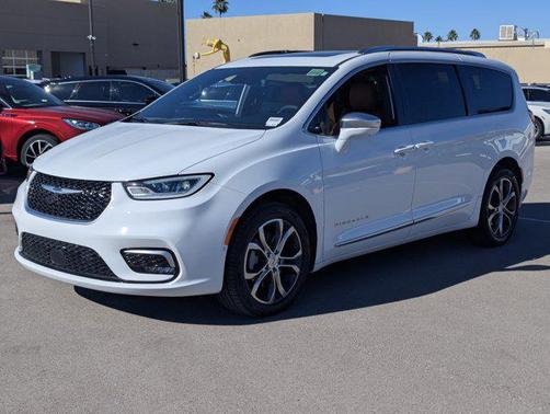 2024 Chrysler Pacifica L