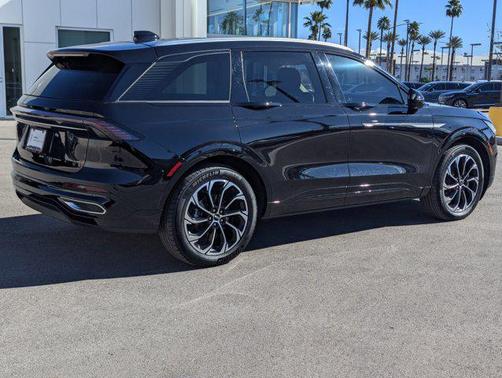 2025 Lincoln Nautilus Reserve