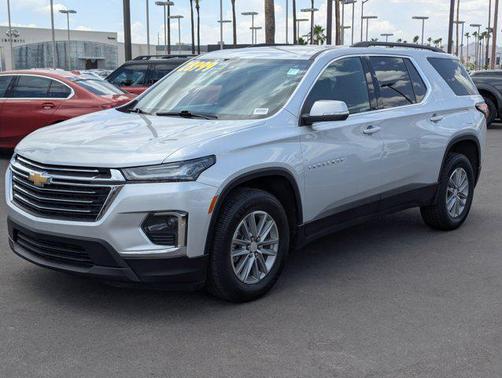 2022 Chevrolet Traverse LT Cloth