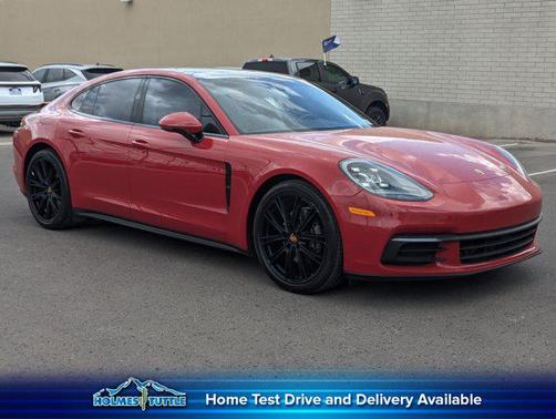 2018 Porsche Panamera 4
