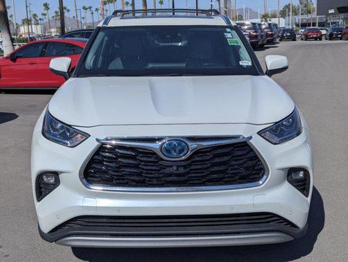 2021 Toyota Highlander Hybrid Platinum