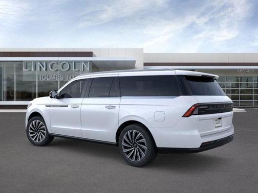 Crystal White Metallic Clearcoat 2026 Lincoln Navigator Black Label