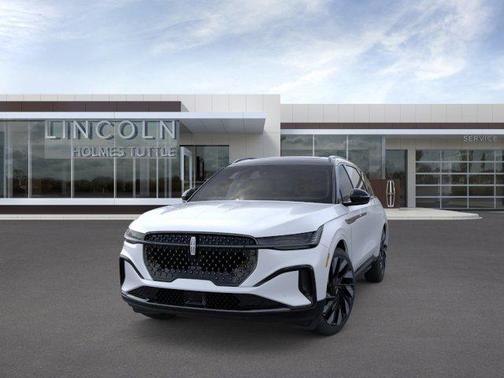 White Platinum Metallic Tri-Coat 2026 Lincoln Nautilus Reserve