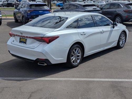 2020 Toyota Avalon XLE