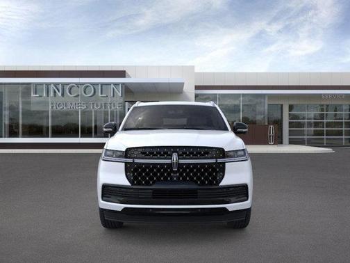 Pristine White Metallic Tri-Coat 2026 Lincoln Navigator Black Label