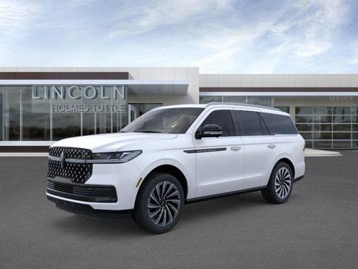Pristine White Metallic Tri-Coat 2026 Lincoln Navigator Black Label