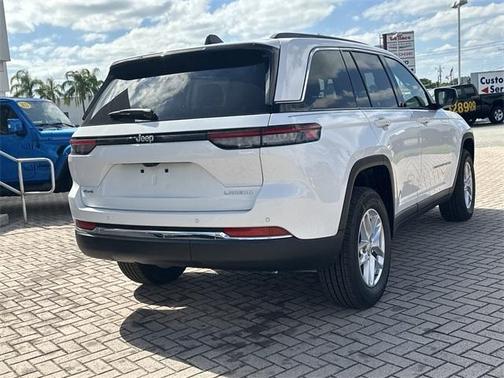 2025 Jeep Grand Cherokee Laredo