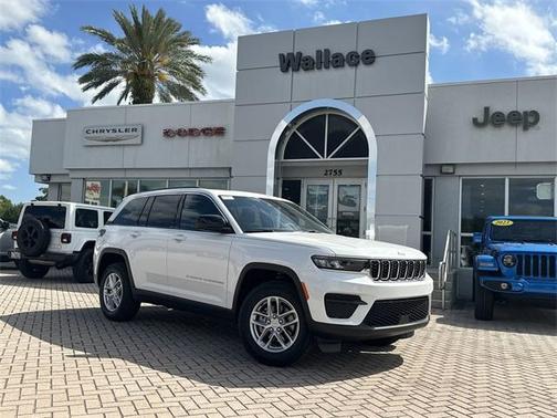 2025 Jeep Grand Cherokee Laredo