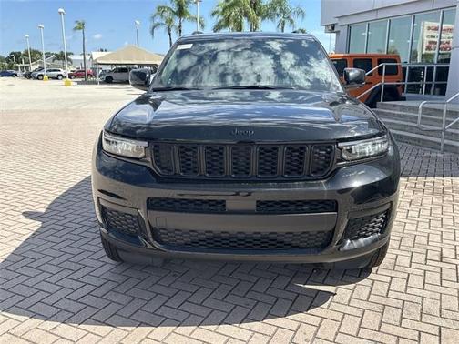 2025 Jeep Grand Cherokee L Laredo