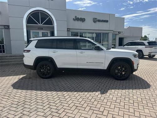 2025 Jeep Grand Cherokee L Laredo