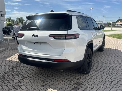 2025 Jeep Grand Cherokee L Laredo