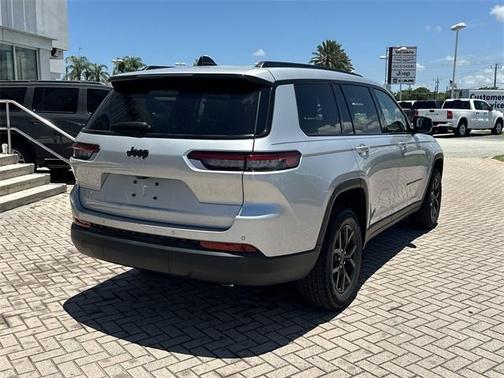 2025 Jeep Grand Cherokee L Laredo