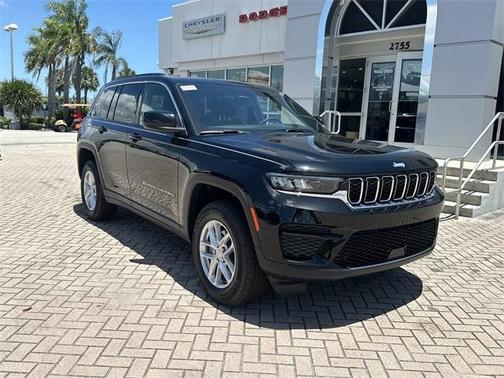 2025 Jeep Grand Cherokee Laredo