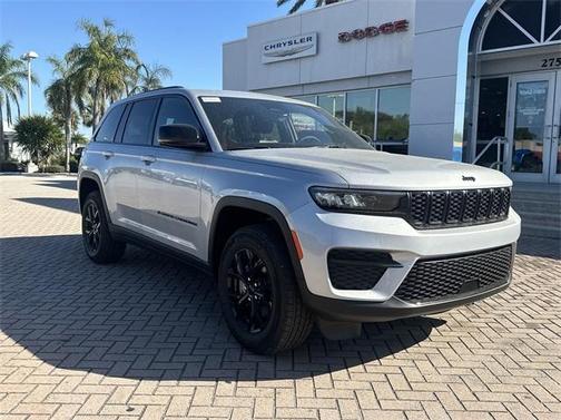 2025 Jeep Grand Cherokee Laredo