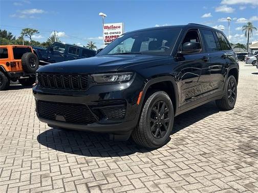 2025 Jeep Grand Cherokee Laredo
