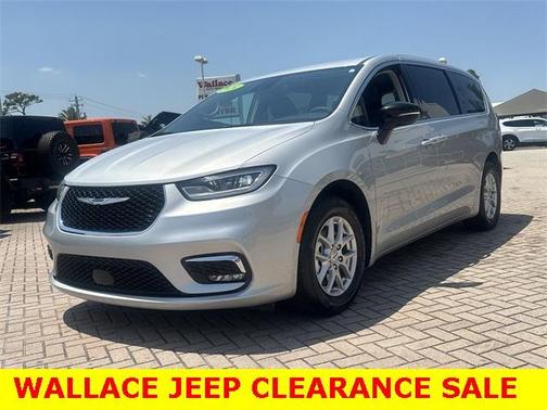 2024 Chrysler Pacifica Touring-L