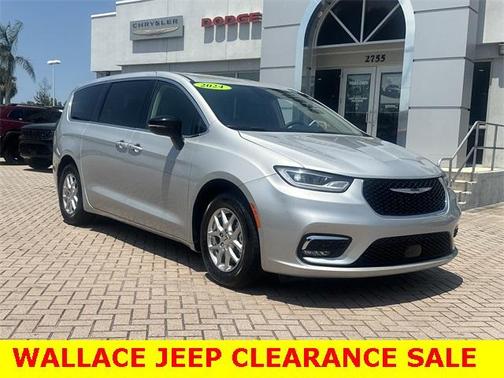 2024 Chrysler Pacifica Touring-L