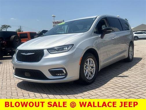 2024 Chrysler Pacifica Touring-L
