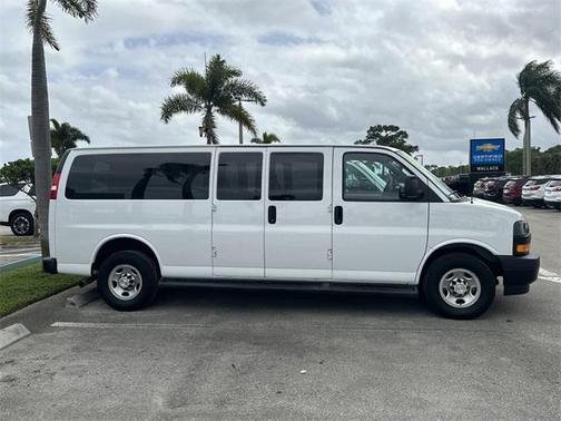 2022 Chevrolet Express 3500 LS