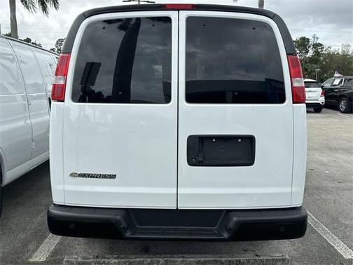 2022 Chevrolet Express 3500 LS