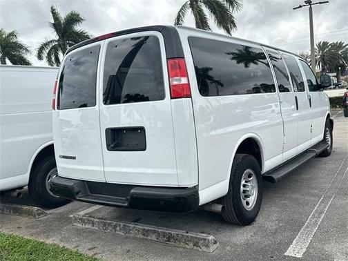 2022 Chevrolet Express 3500 LS
