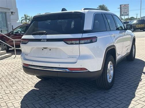 2025 Jeep Grand Cherokee Laredo