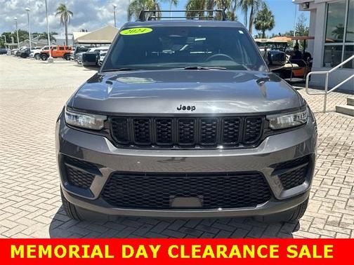 2024 Jeep Grand Cherokee Laredo