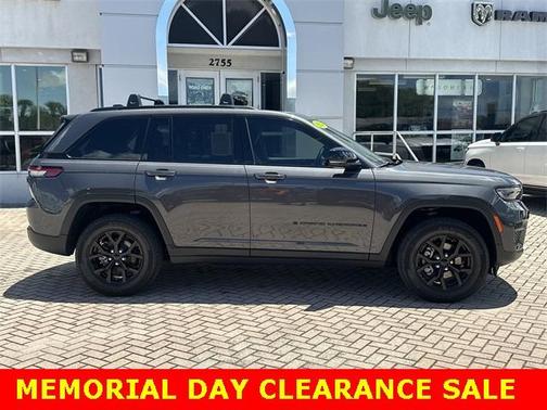 2024 Jeep Grand Cherokee Laredo