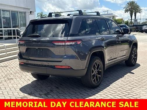 2024 Jeep Grand Cherokee Laredo