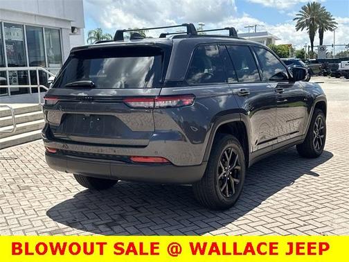 2024 Jeep Grand Cherokee Laredo